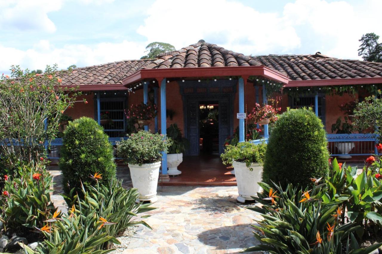 Llanogrande  Ecohotel La Masia מראה חיצוני תמונה
