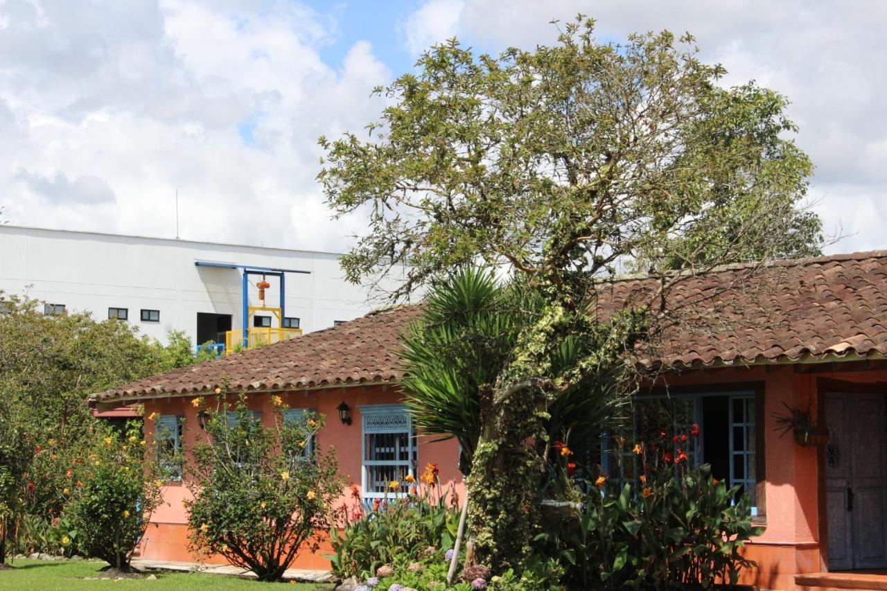 Llanogrande  Ecohotel La Masia מראה חיצוני תמונה